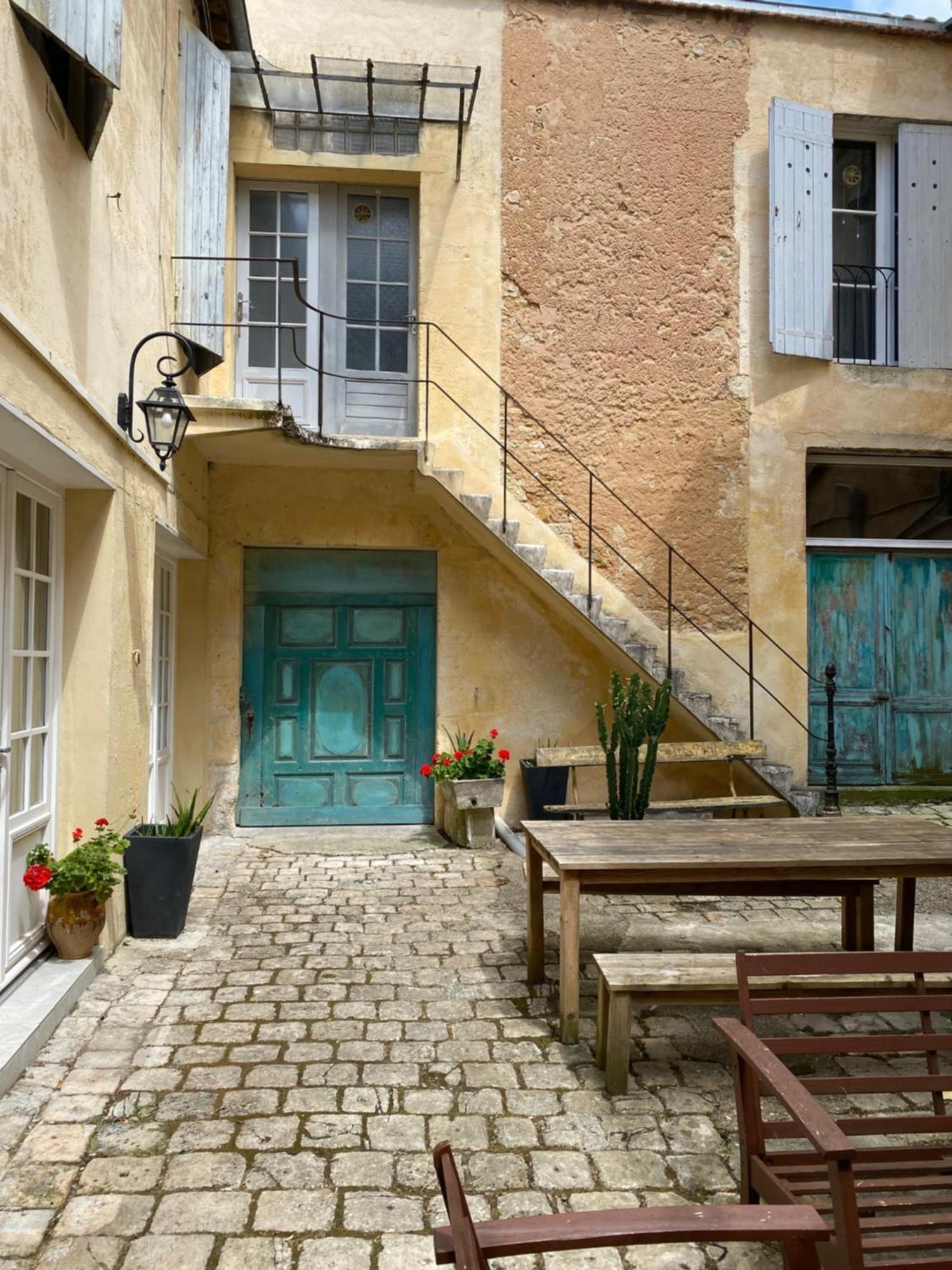 Bordeaux Village 布拉耶圣卢斯 外观 照片