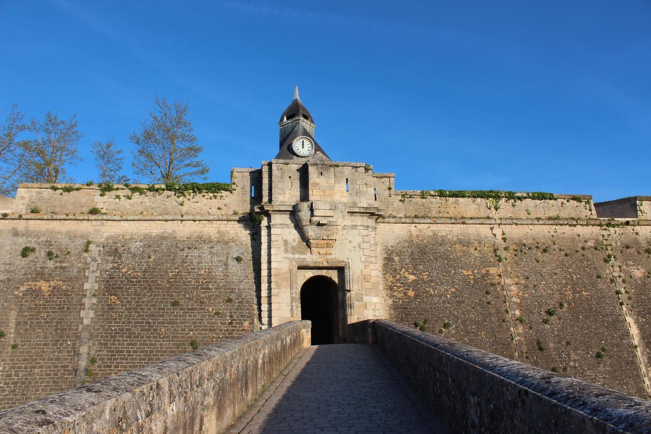 Bordeaux Village 布拉耶圣卢斯 外观 照片